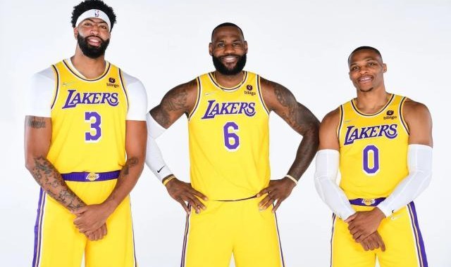 博鱼电竞-【观察】数据说话！湖人季前赛全败并不值得担忧