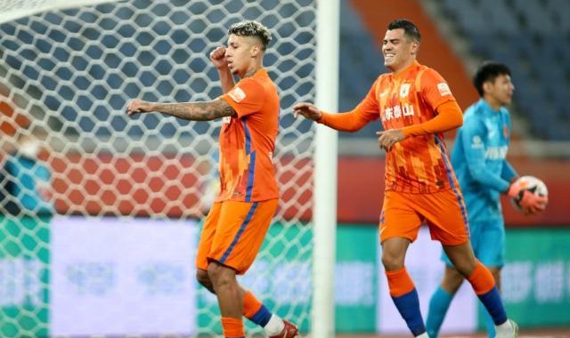 博鱼体育-【中超】克雷桑陈蒲吴兴涵5分钟3球 泰山4比0河北