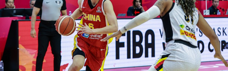 博鱼电竞-女篮队长杨舒予10中3：仅7+3+4+2+1 下半场4中0遭冻结